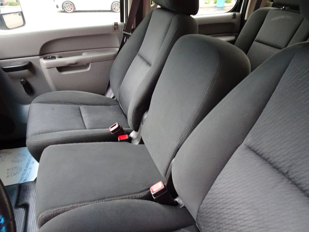 Photo 26 of this CHEVROLET SILVERADO 2500