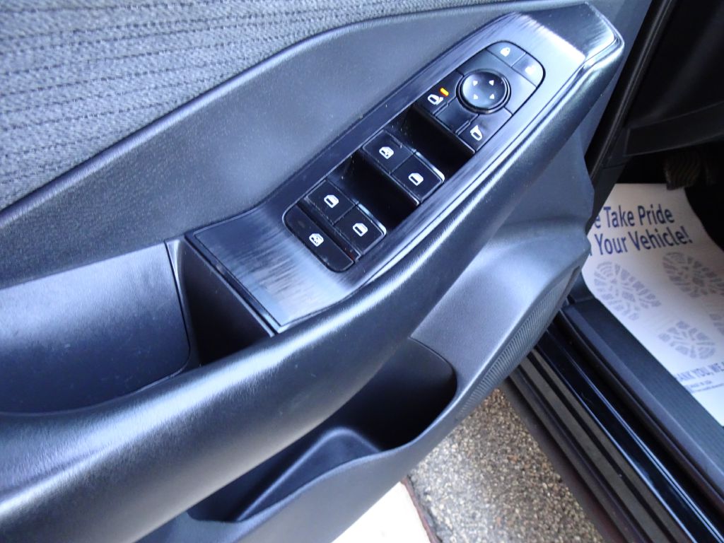 Photo 19 of this NISSAN ROGUE