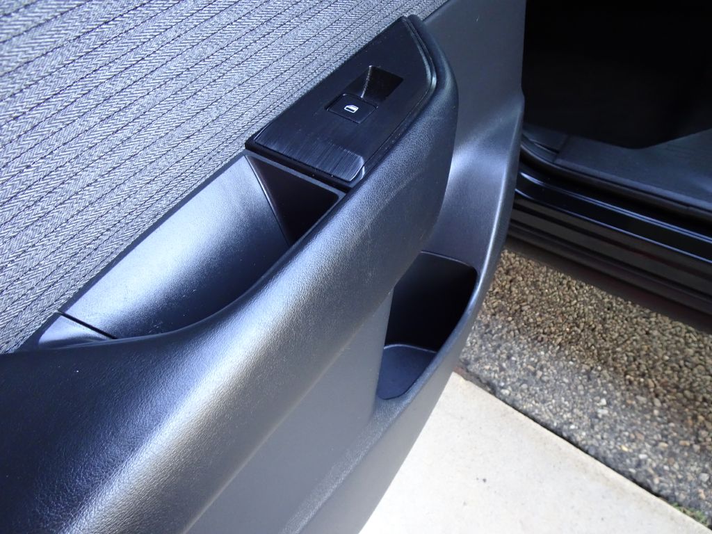 Photo 28 of this NISSAN ROGUE