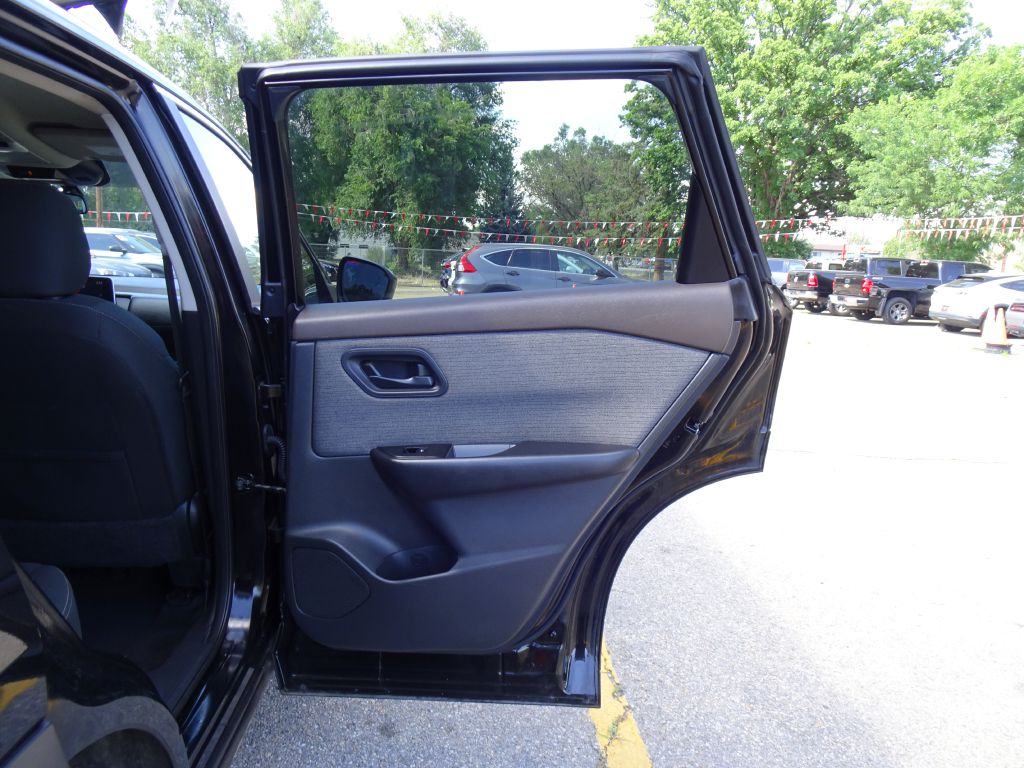 Photo 33 of this NISSAN ROGUE