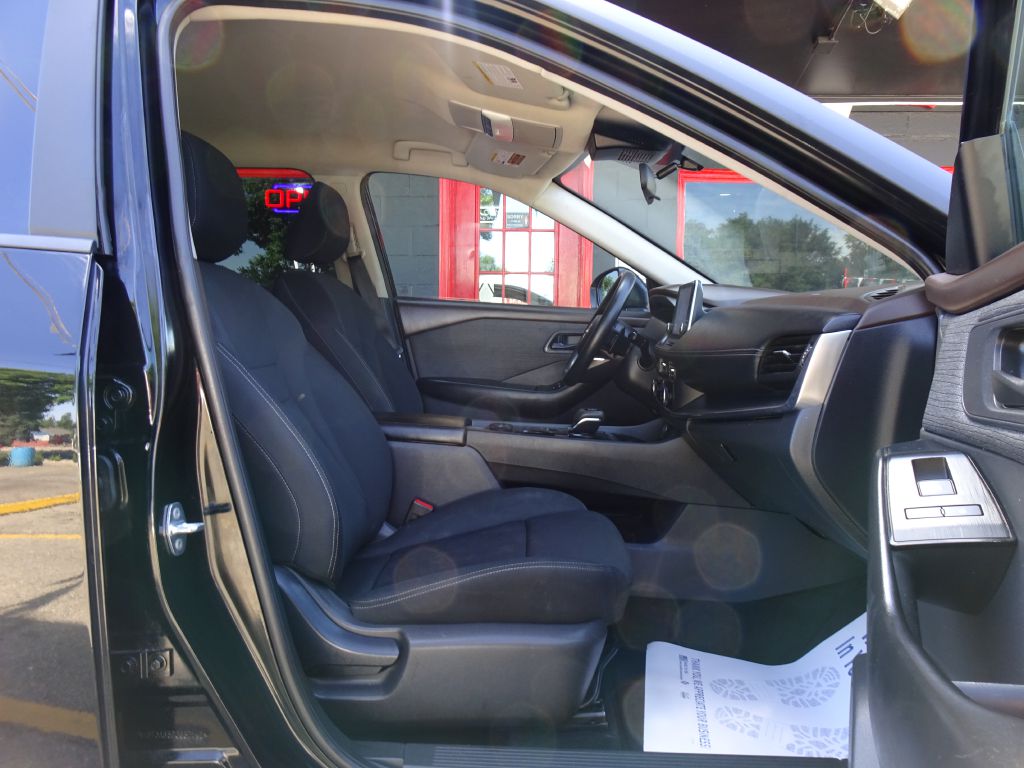 Photo 38 of this NISSAN ROGUE