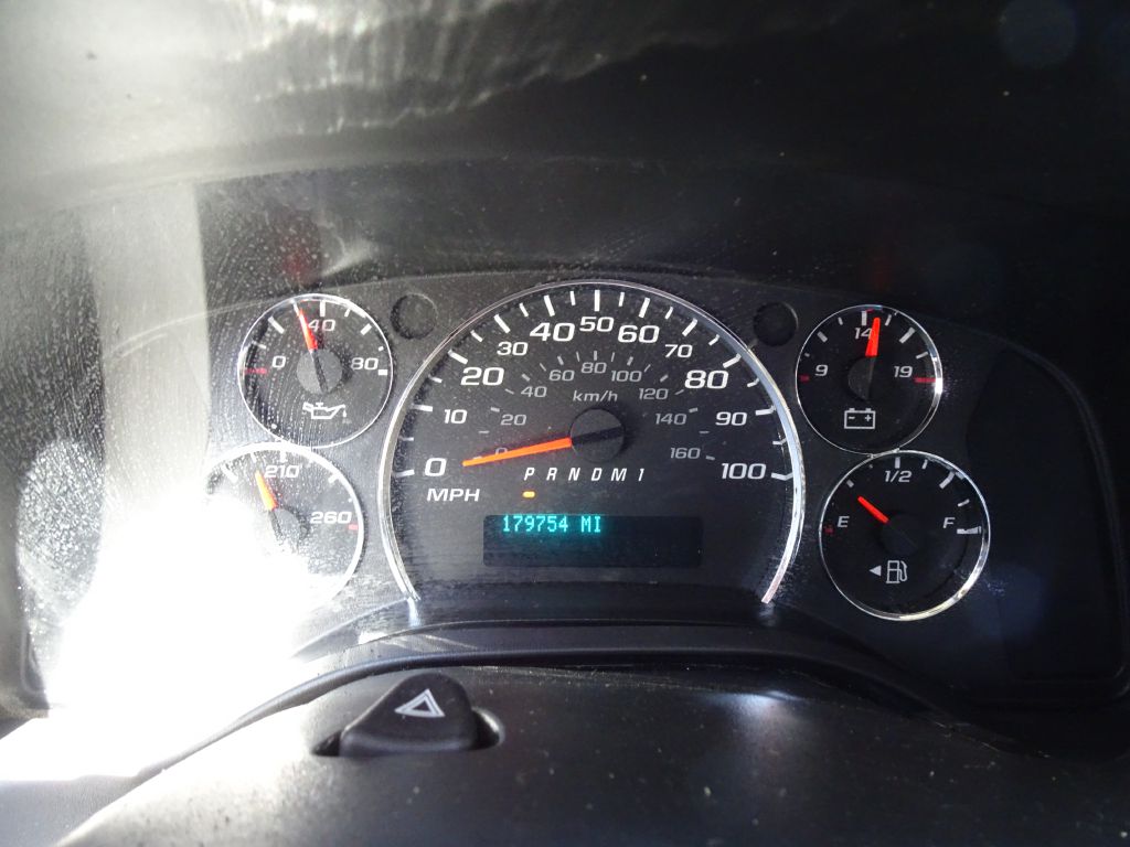 Photo 22 of this CHEVROLET EXPRESS G2500
