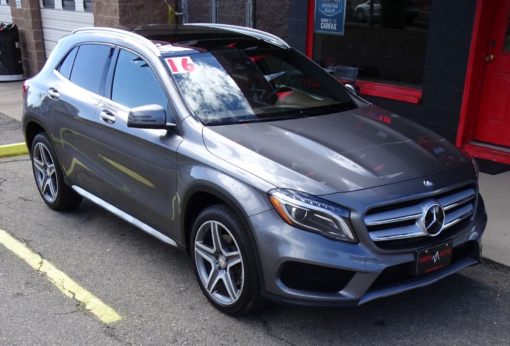 Photo 3 of this MERCEDES-BENZ GLA