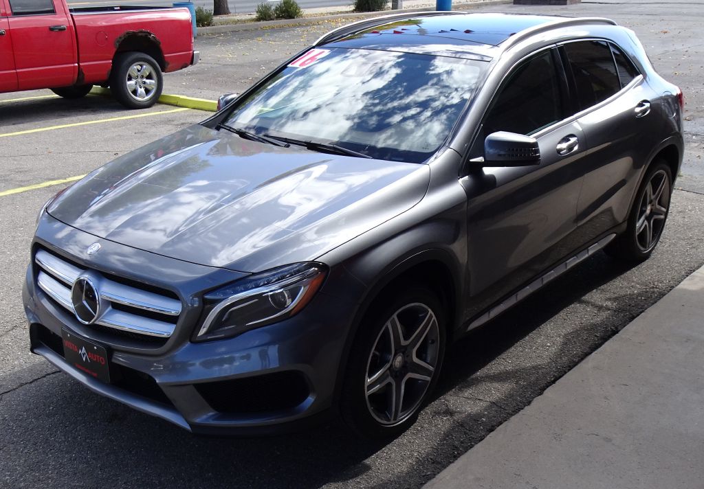 Photo 17 of this MERCEDES-BENZ GLA