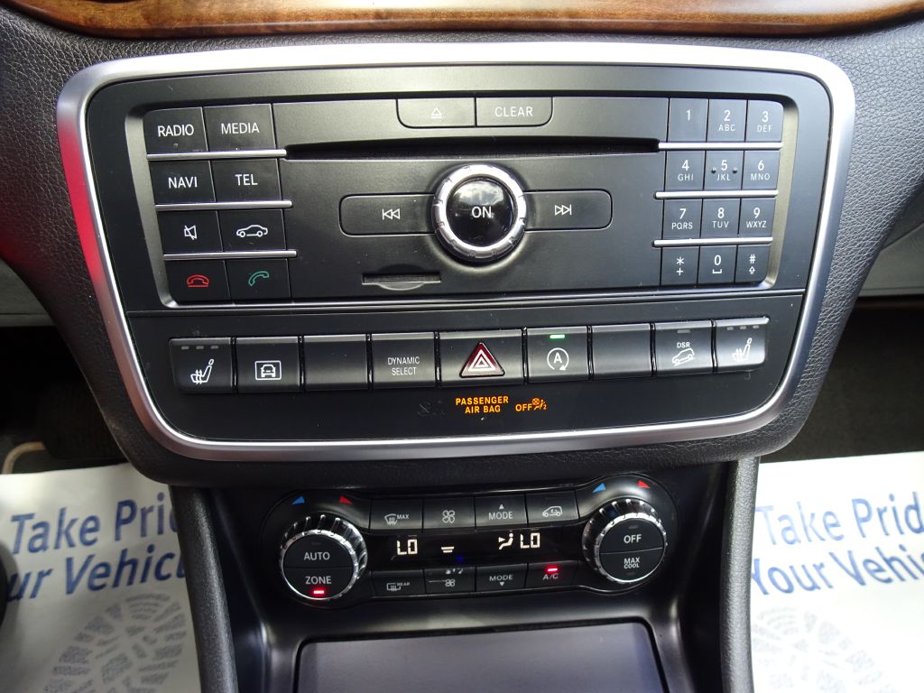 Photo 24 of this MERCEDES-BENZ GLA