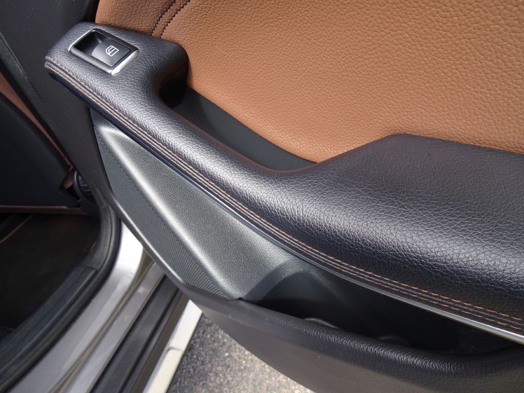 Photo 35 of this MERCEDES-BENZ GLA