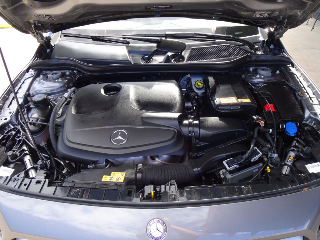 Photo 40 of this MERCEDES-BENZ GLA
