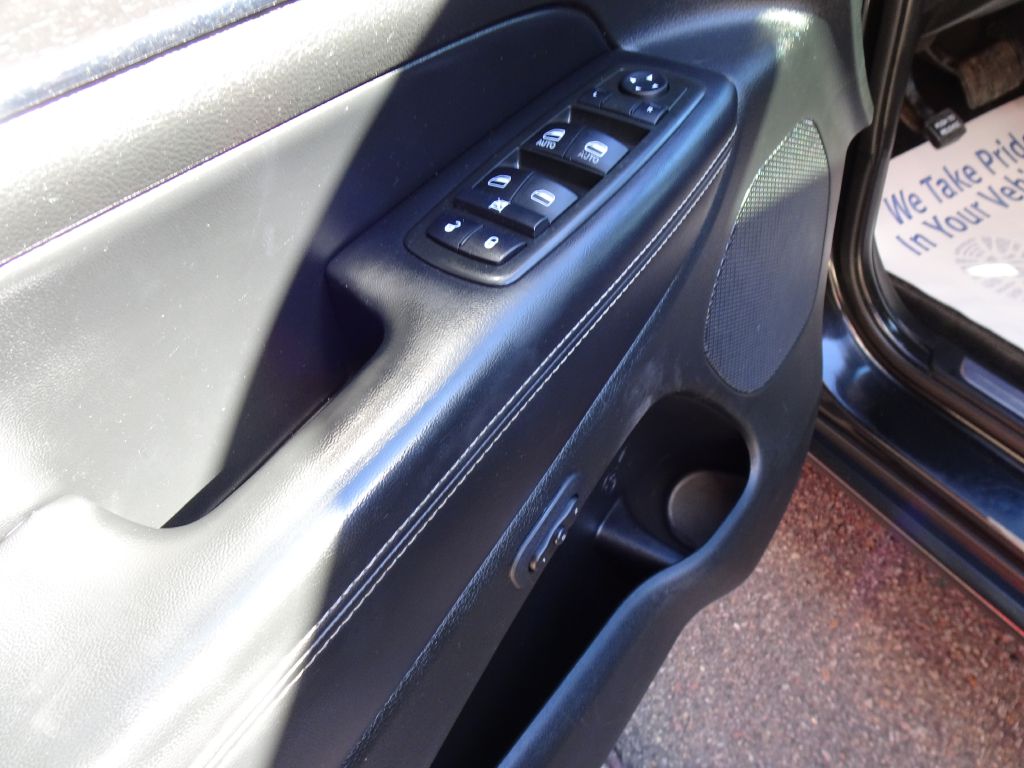 Photo 19 of this JEEP GRAND CHEROKEE