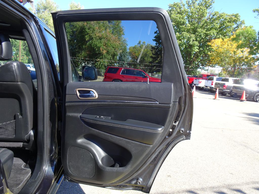 Photo 37 of this JEEP GRAND CHEROKEE