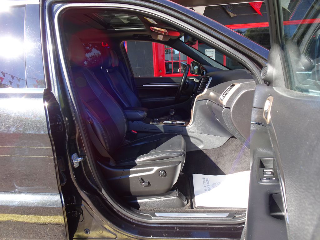Photo 42 of this JEEP GRAND CHEROKEE