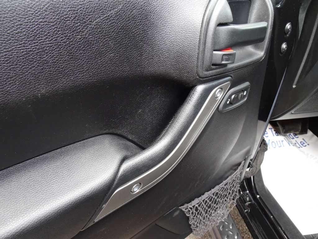Photo 19 of this JEEP WRANGLER