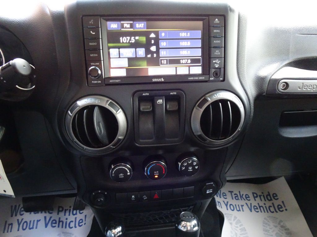 Photo 23 of this JEEP WRANGLER