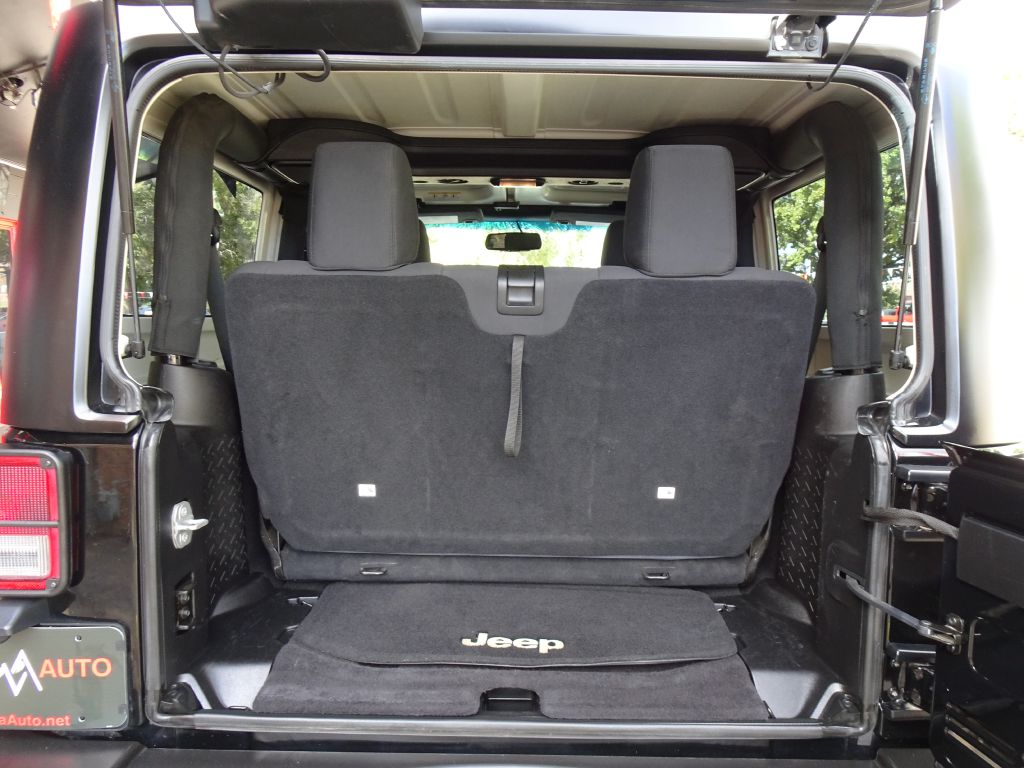 Photo 27 of this JEEP WRANGLER