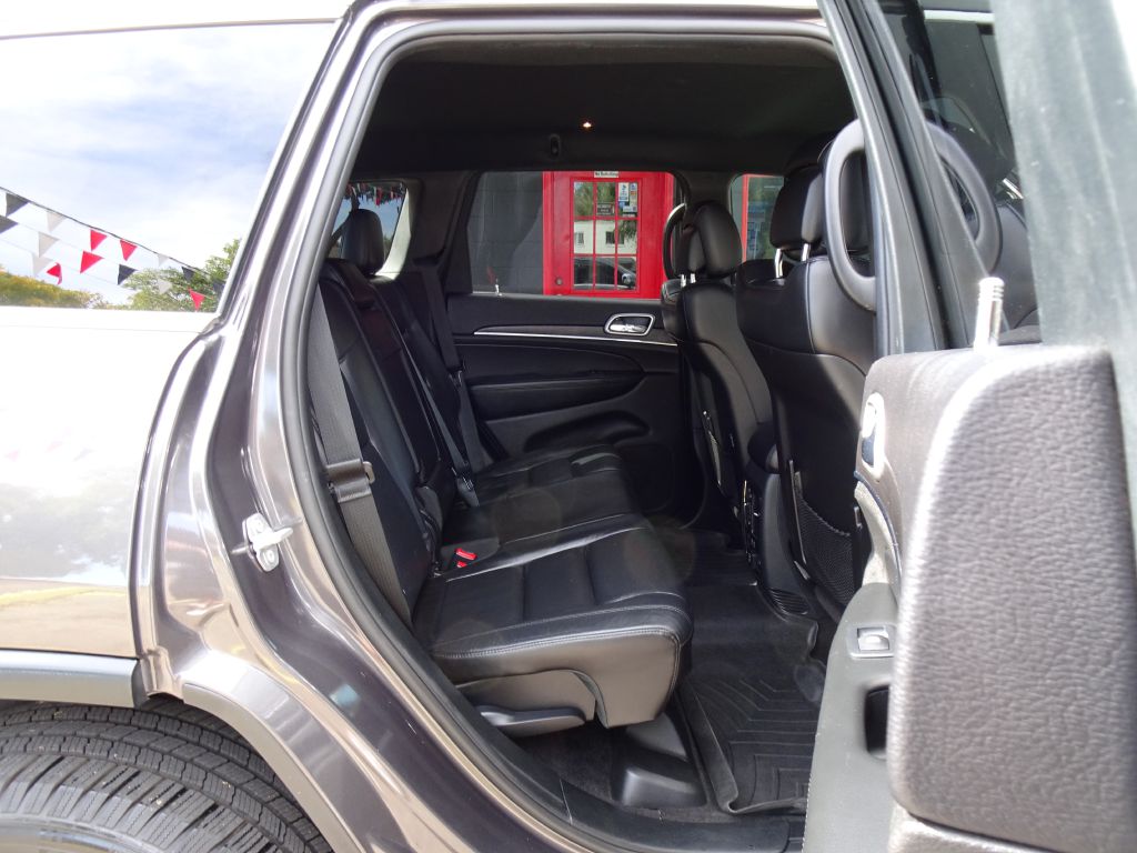 Photo 38 of this JEEP GRAND CHEROKEE