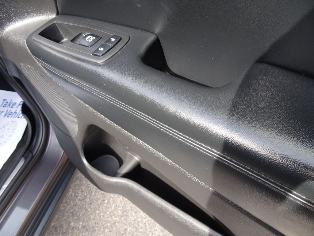 Photo 40 of this JEEP GRAND CHEROKEE