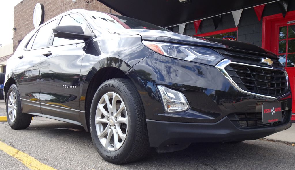 Photo 2 of this CHEVROLET EQUINOX
