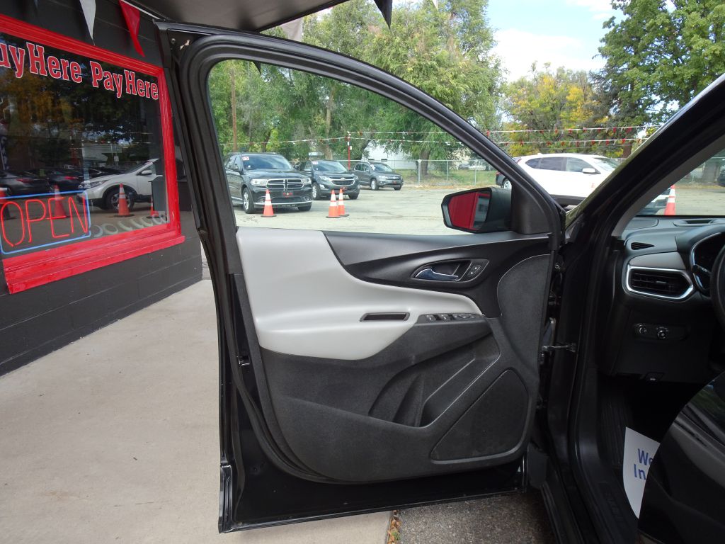 Photo 18 of this CHEVROLET EQUINOX