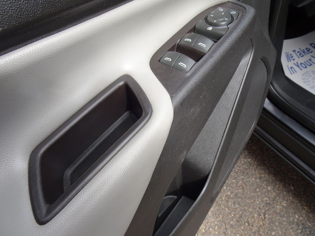 Photo 19 of this CHEVROLET EQUINOX