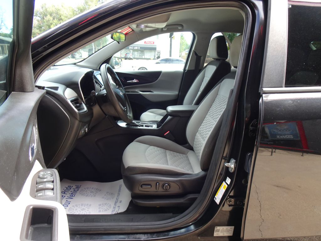 Photo 20 of this CHEVROLET EQUINOX