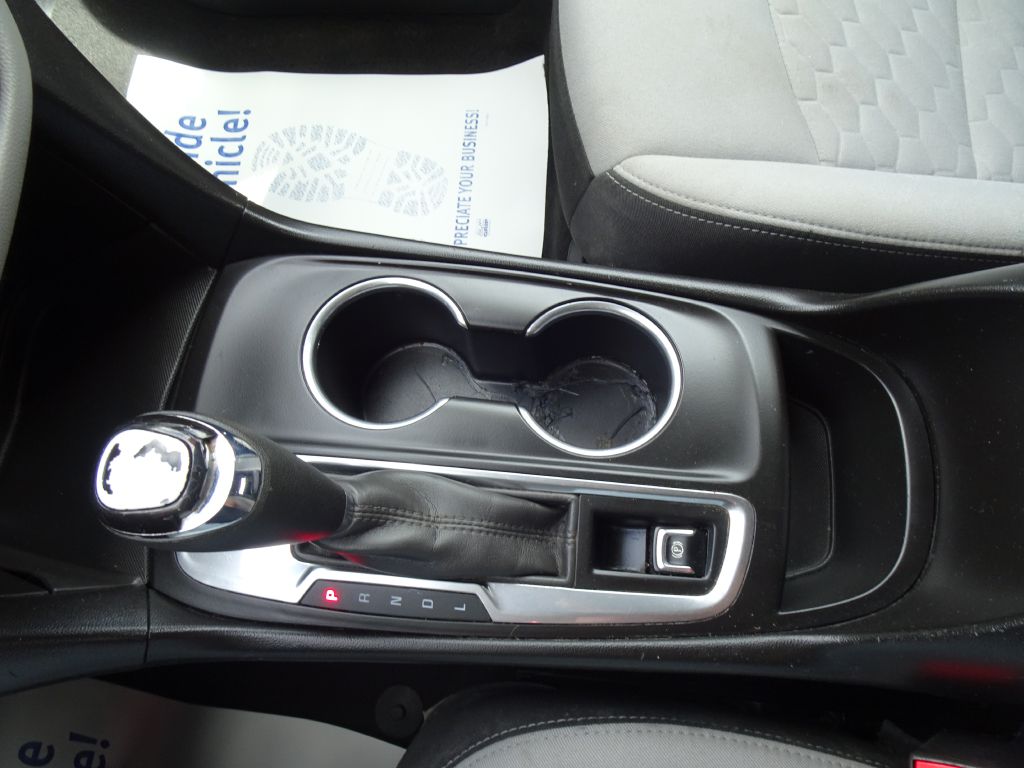 Photo 25 of this CHEVROLET EQUINOX