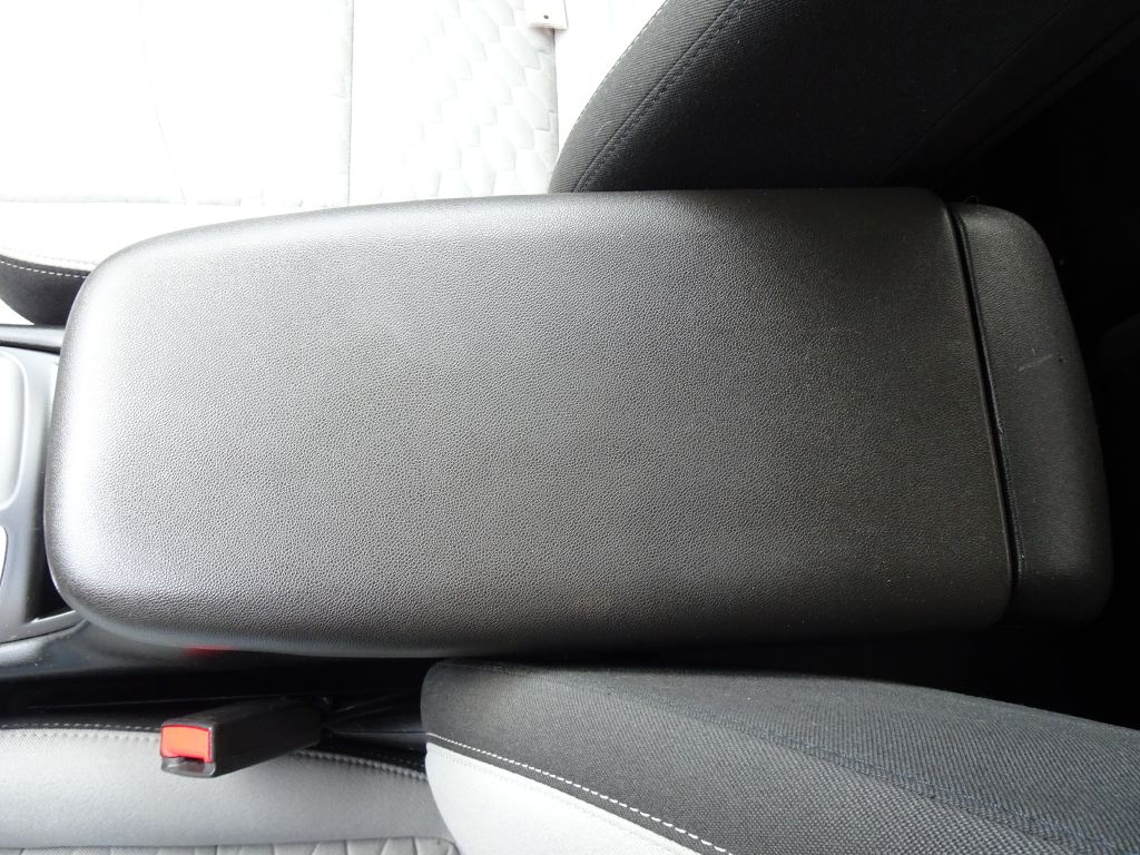 Photo 26 of this CHEVROLET EQUINOX