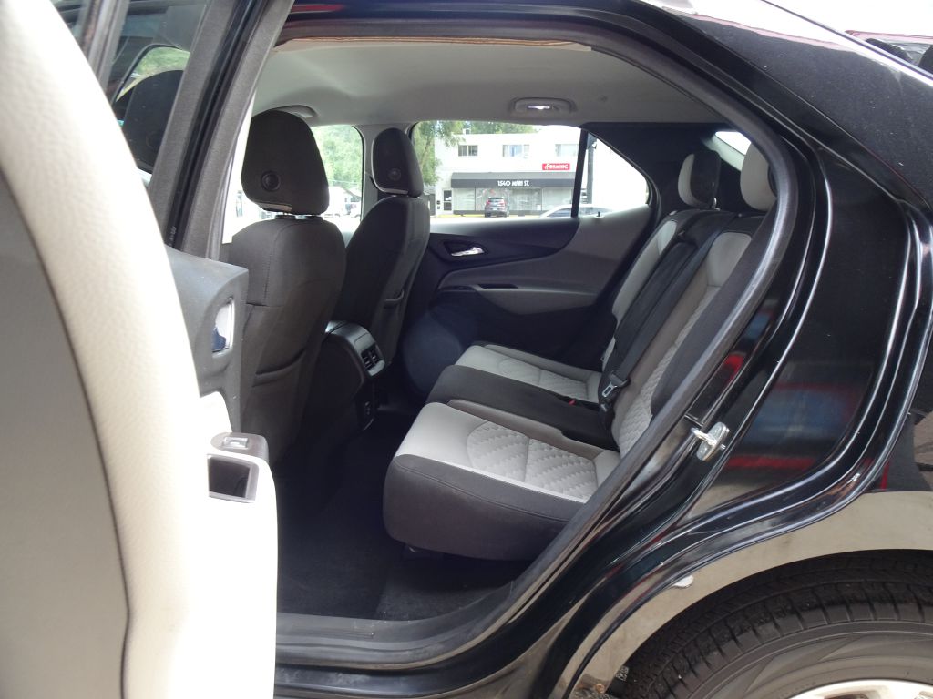Photo 29 of this CHEVROLET EQUINOX