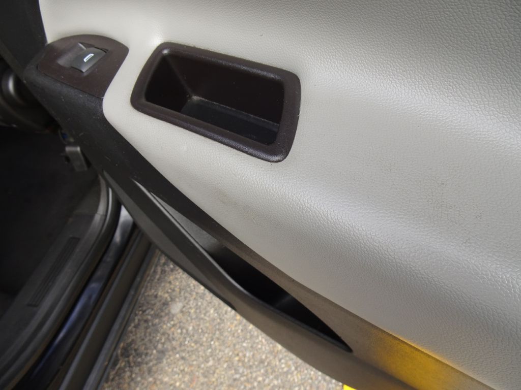 Photo 32 of this CHEVROLET EQUINOX