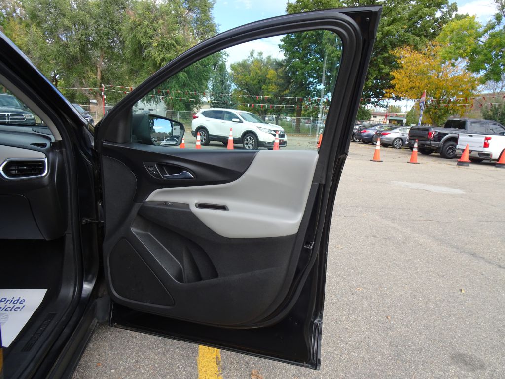 Photo 34 of this CHEVROLET EQUINOX