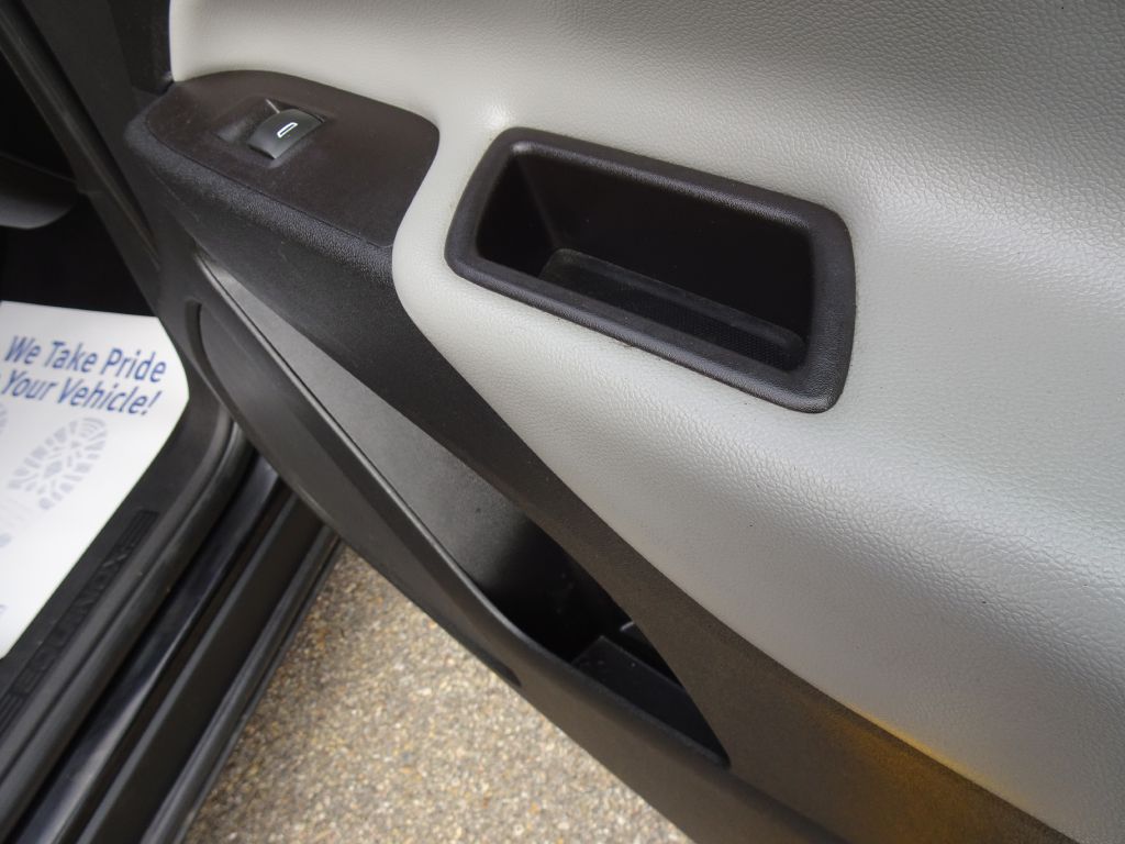 Photo 35 of this CHEVROLET EQUINOX