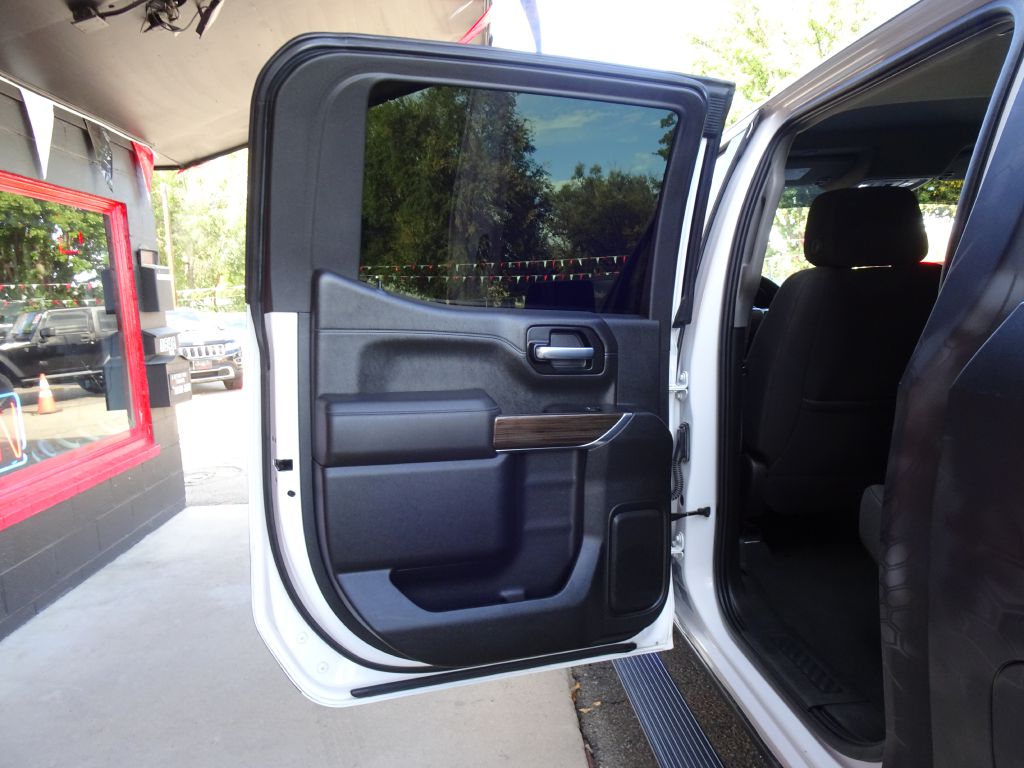 Photo 30 of this CHEVROLET SILVERADO 1500