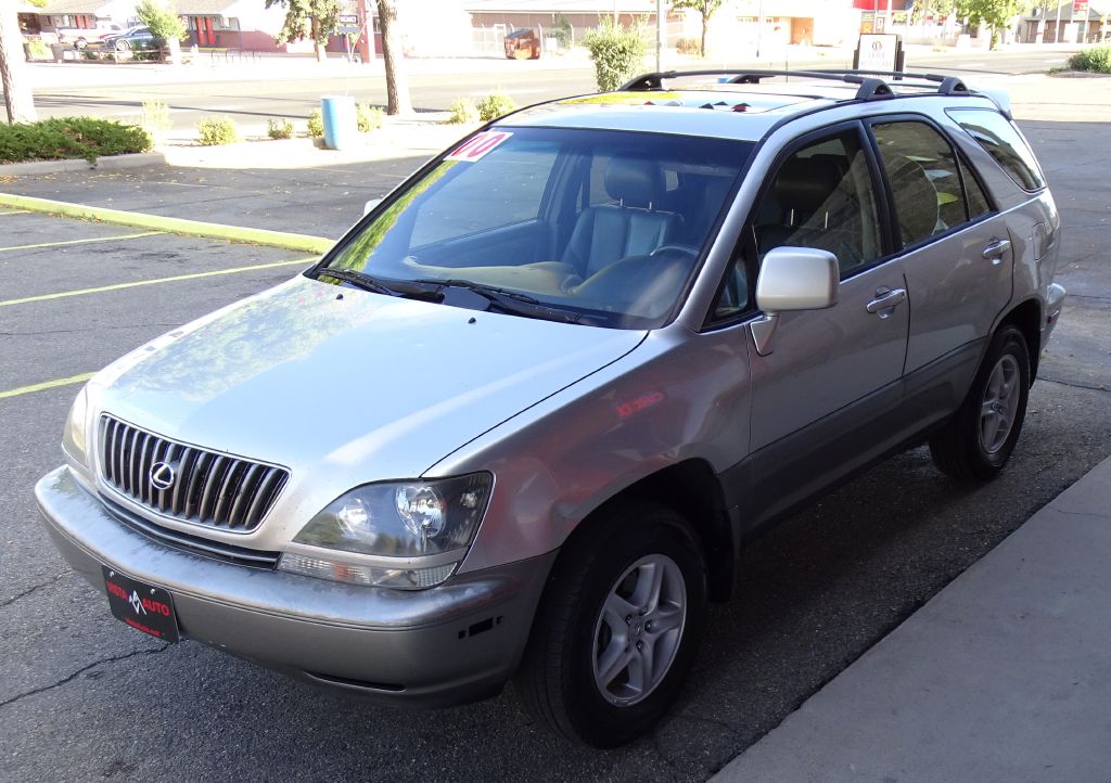 Photo 17 of this LEXUS RX