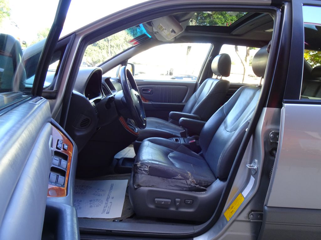 Photo 20 of this LEXUS RX