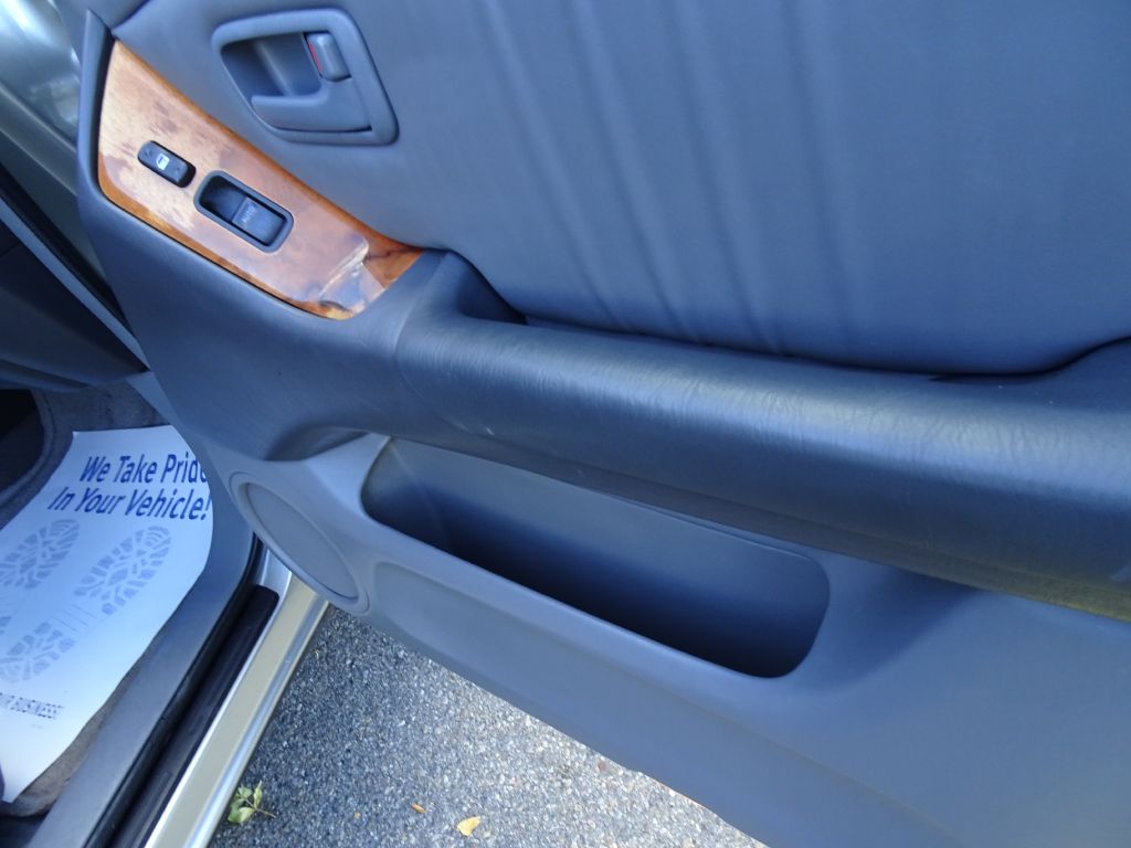 Photo 35 of this LEXUS RX