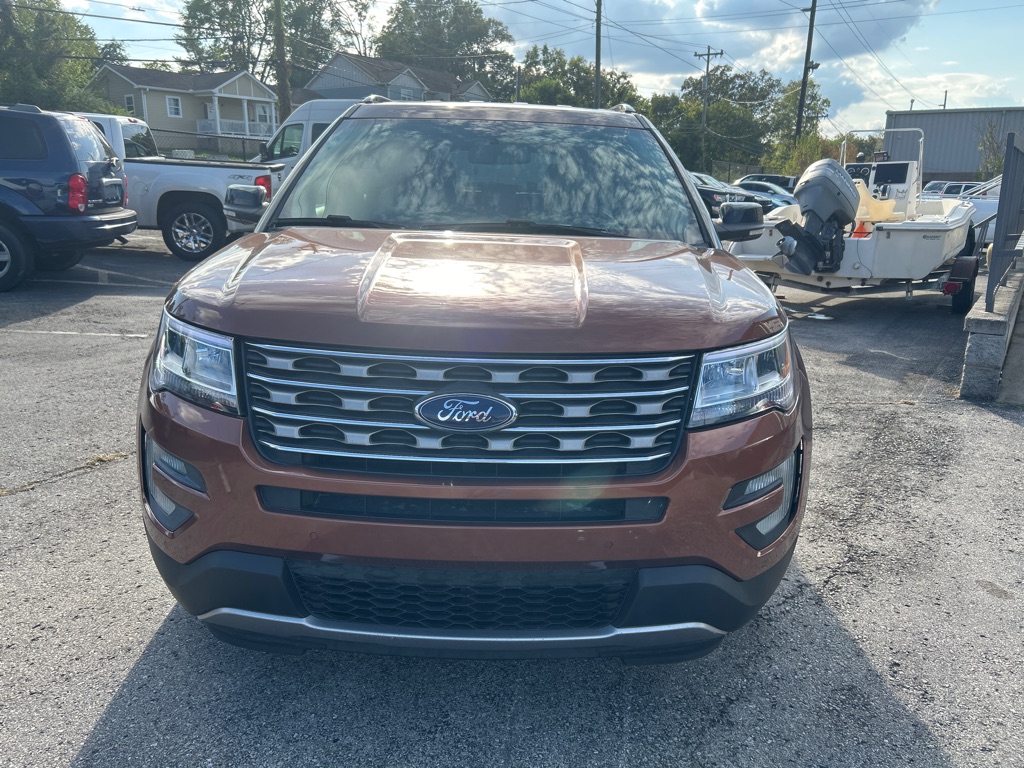 Photo 2 of this FORD EXPLORER