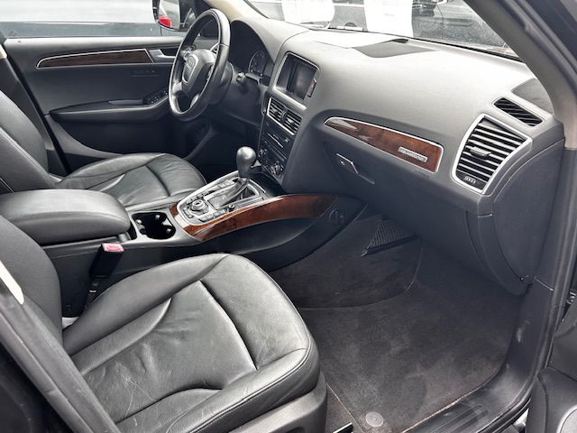 Photo 10 of this AUDI Q5