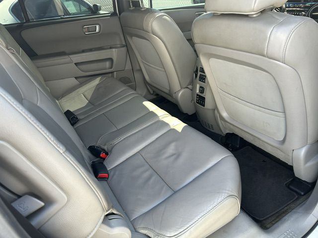 Photo 10 of this HONDA PILOT