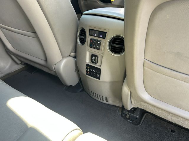 Photo 12 of this HONDA PILOT