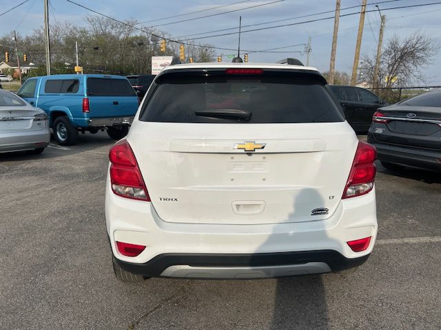 Photo 4 of this CHEVROLET TRAX