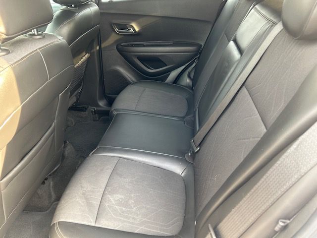 Photo 6 of this CHEVROLET TRAX
