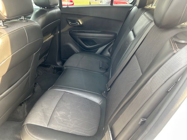 Photo 7 of this CHEVROLET TRAX
