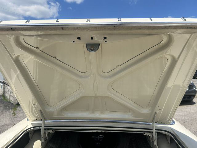Photo 9 of this FORD GALAXY 500