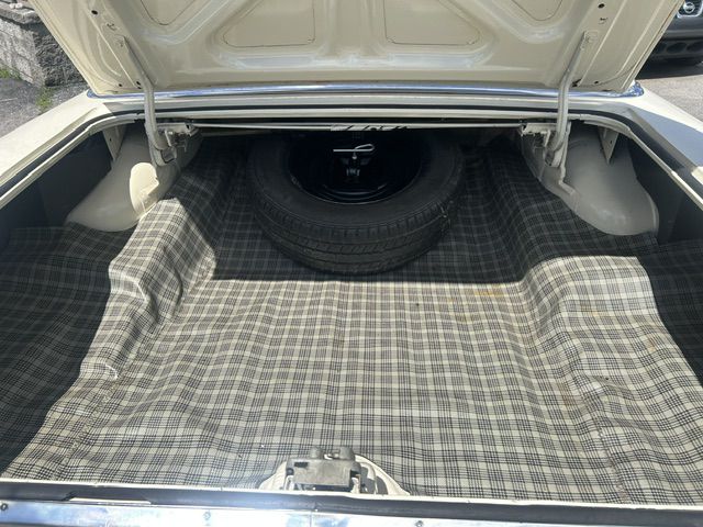 Photo 10 of this FORD GALAXY 500