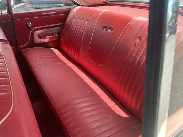 Photo 8 of this FORD GALAXY 500