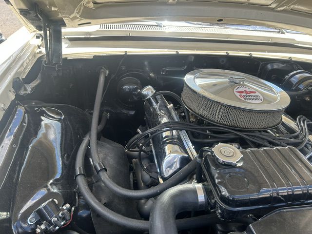 Photo 13 of this FORD GALAXY 500