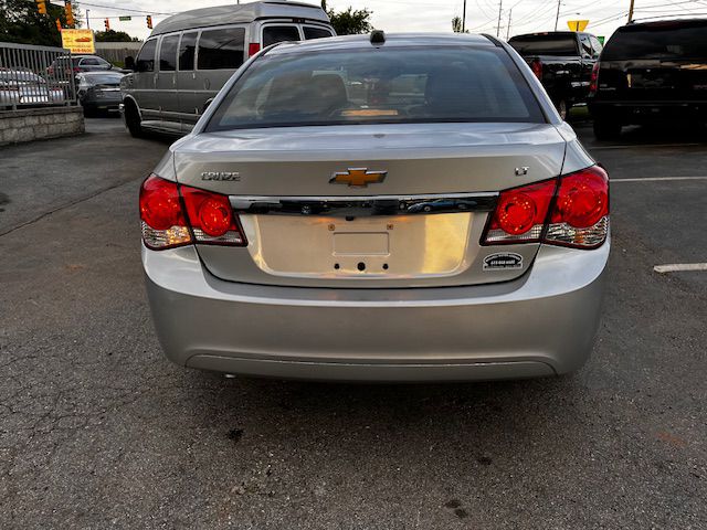 Photo 10 of this CHEVROLET CRUZE LIMITED