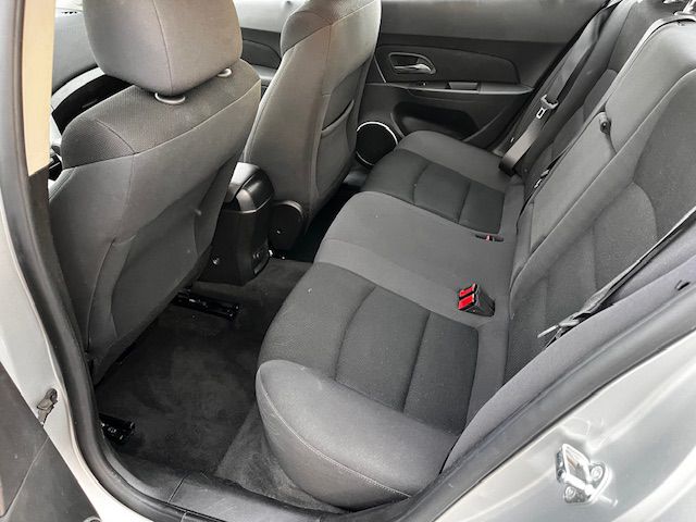 Photo 8 of this CHEVROLET CRUZE LIMITED