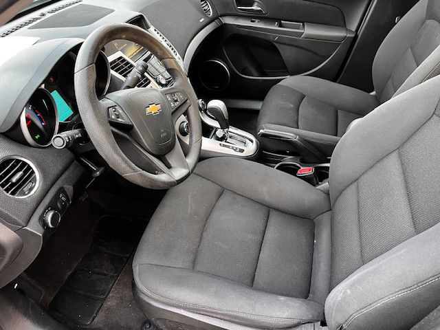 Photo 4 of this CHEVROLET CRUZE LIMITED