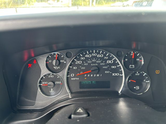 Photo 6 of this CHEVROLET EXPRESS