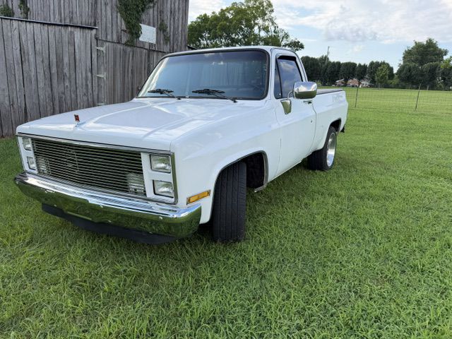 Photo 2 of this CHEVROLET C/K 10 SERIES