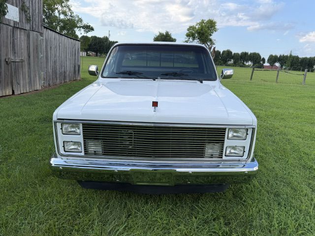 Photo 3 of this CHEVROLET C/K 10 SERIES